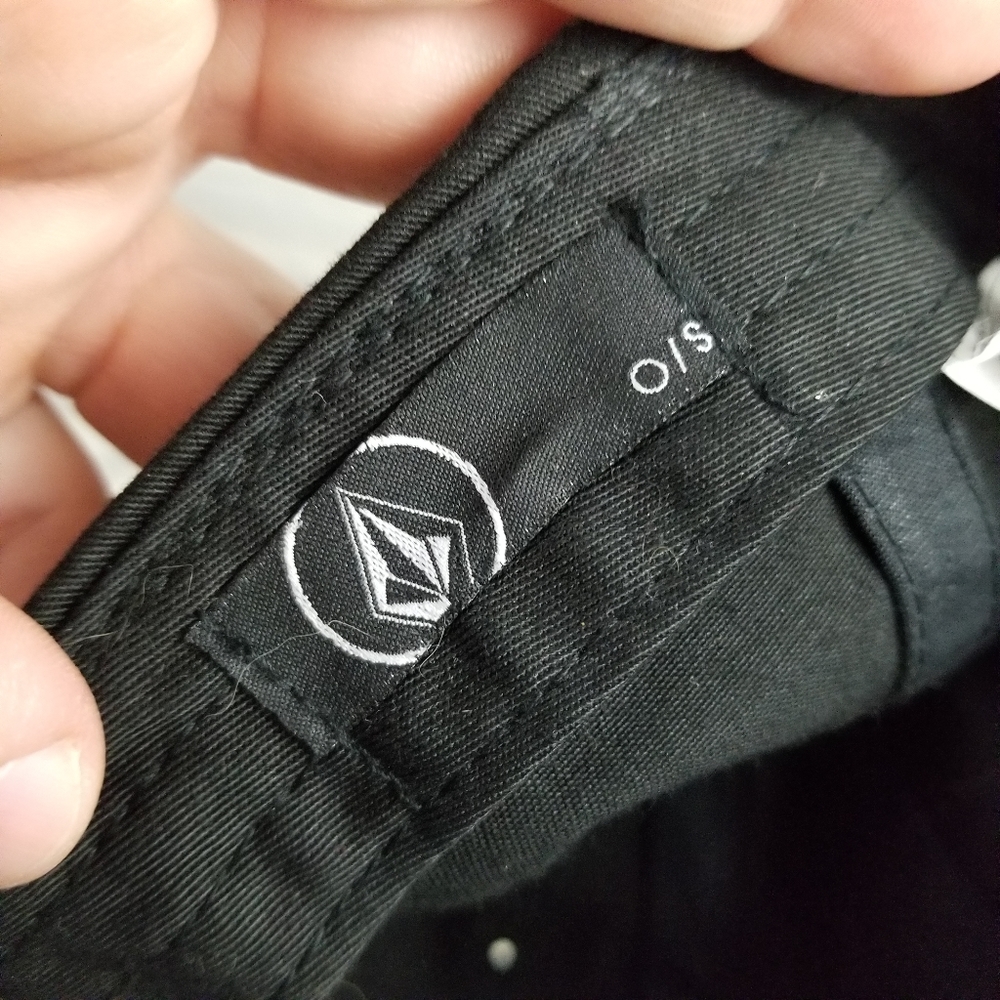 VOLCOM | adjustable strap baseball cap - Picture 8 of 10